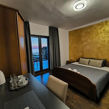 And Matika Apartment