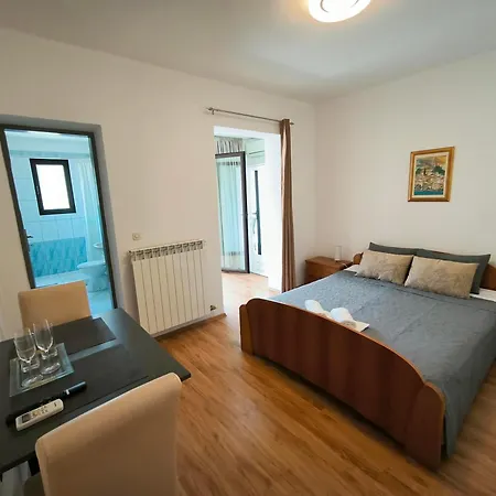 And Matika Apartment