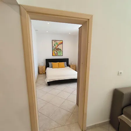 شقة And Matika روفينج