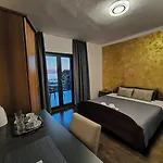 And Matika Ρόβινι
